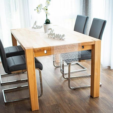 Ferienwohnung Am Schlosspark Ebersdorf  外观 照片